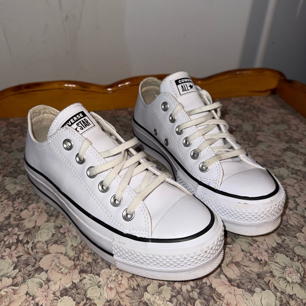 Converse Women's Classic White Low-Top Sneakers - Picture 1 of 2